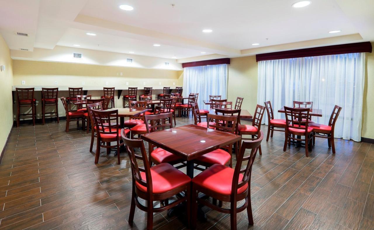 Red Roof Inn Plus+ & Suites Malone Kültér fotó