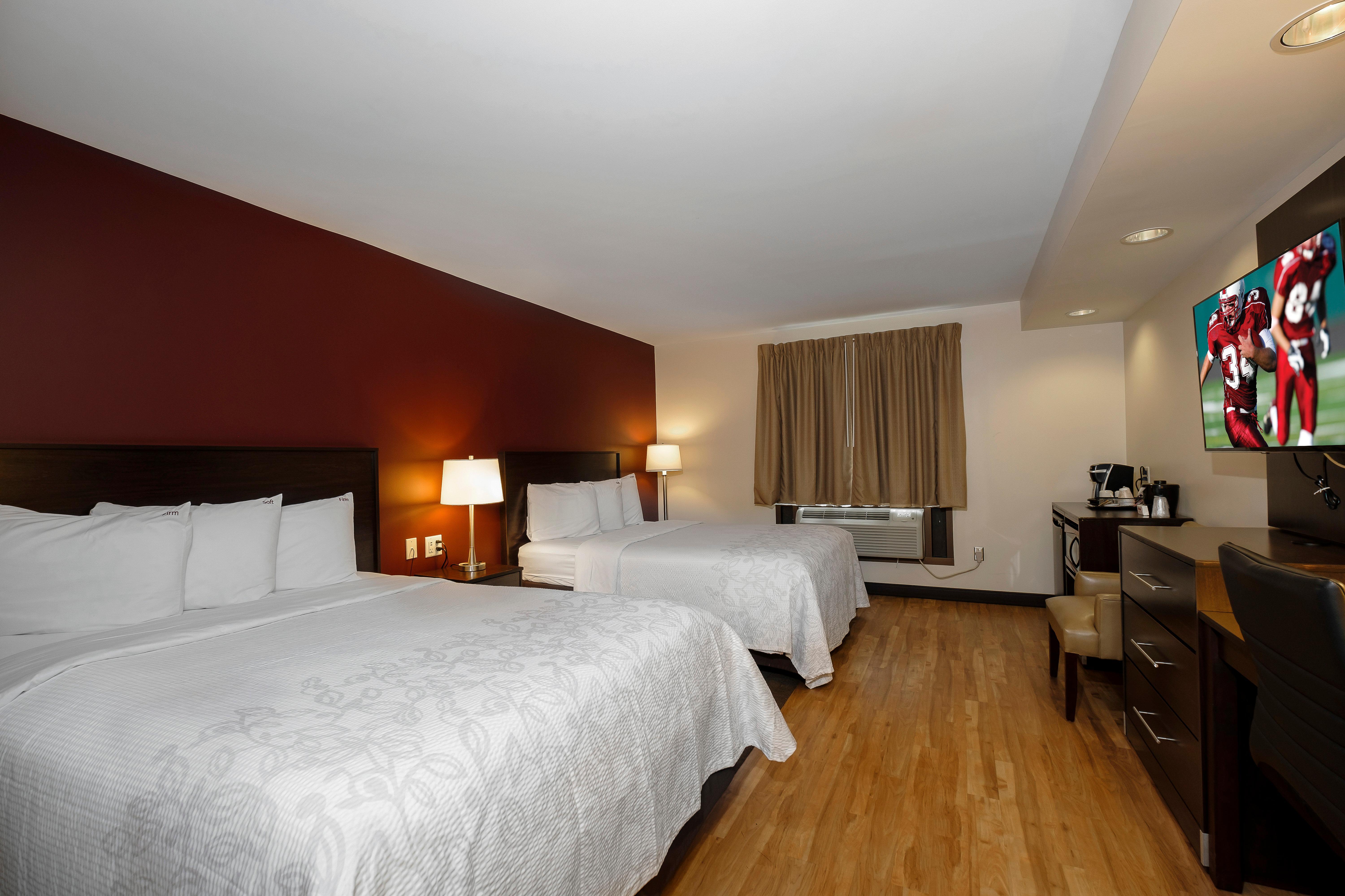 Red Roof Inn Plus+ & Suites Malone Kültér fotó
