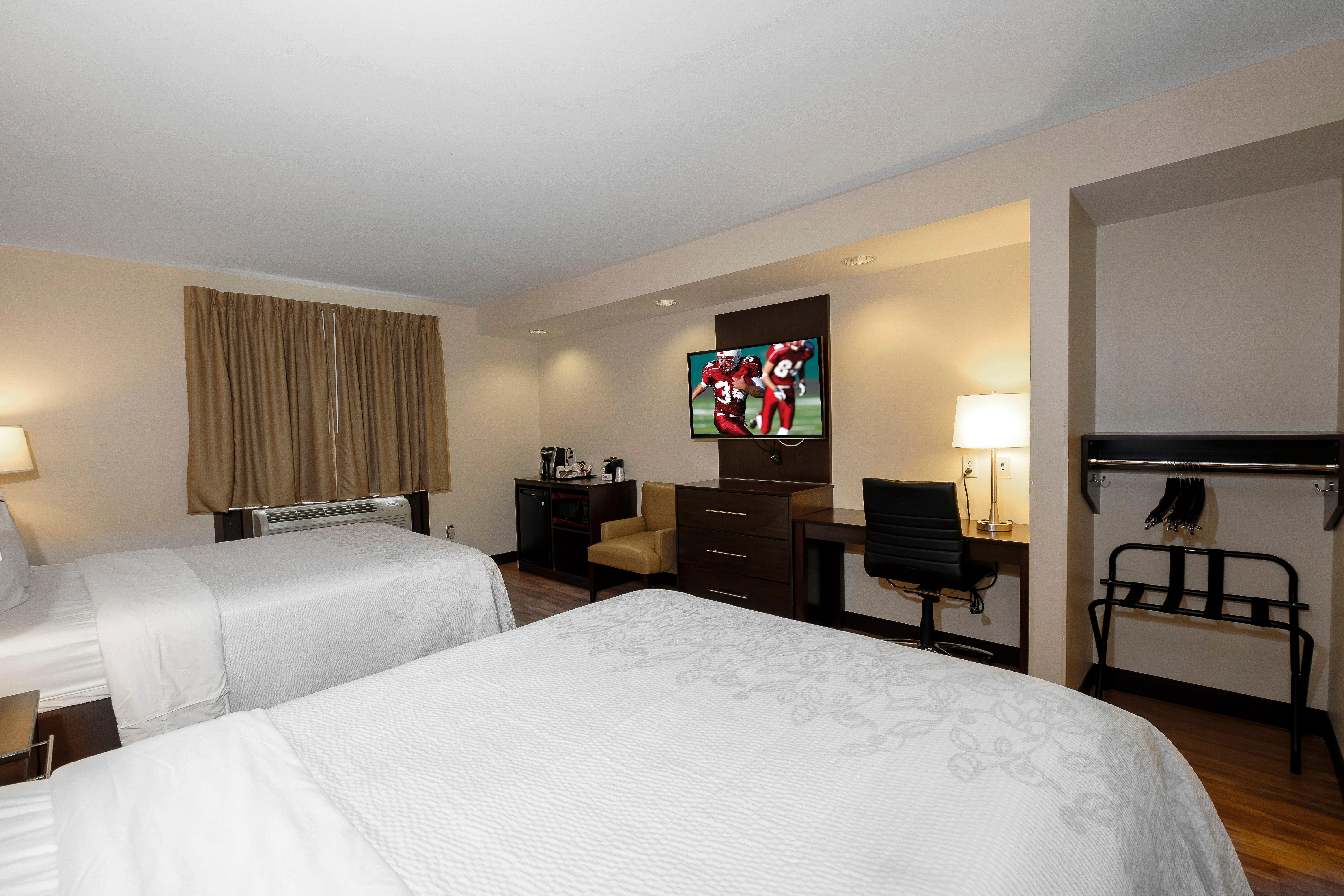 Red Roof Inn Plus+ & Suites Malone Kültér fotó