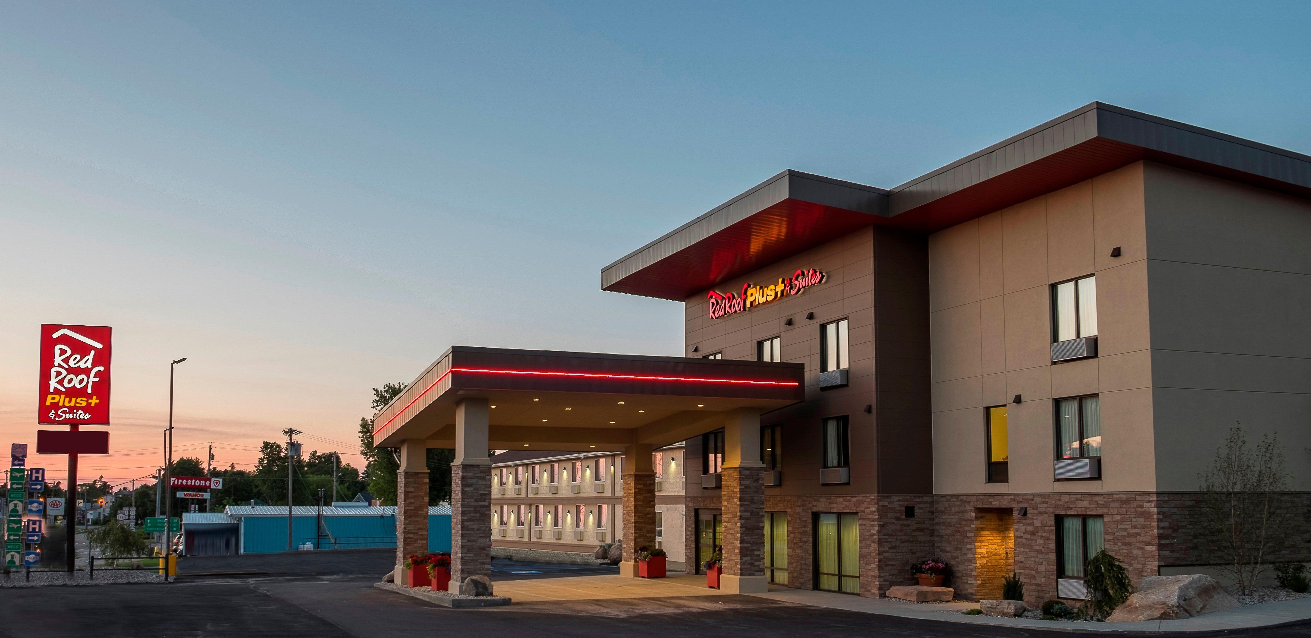 Red Roof Inn Plus+ & Suites Malone Kültér fotó