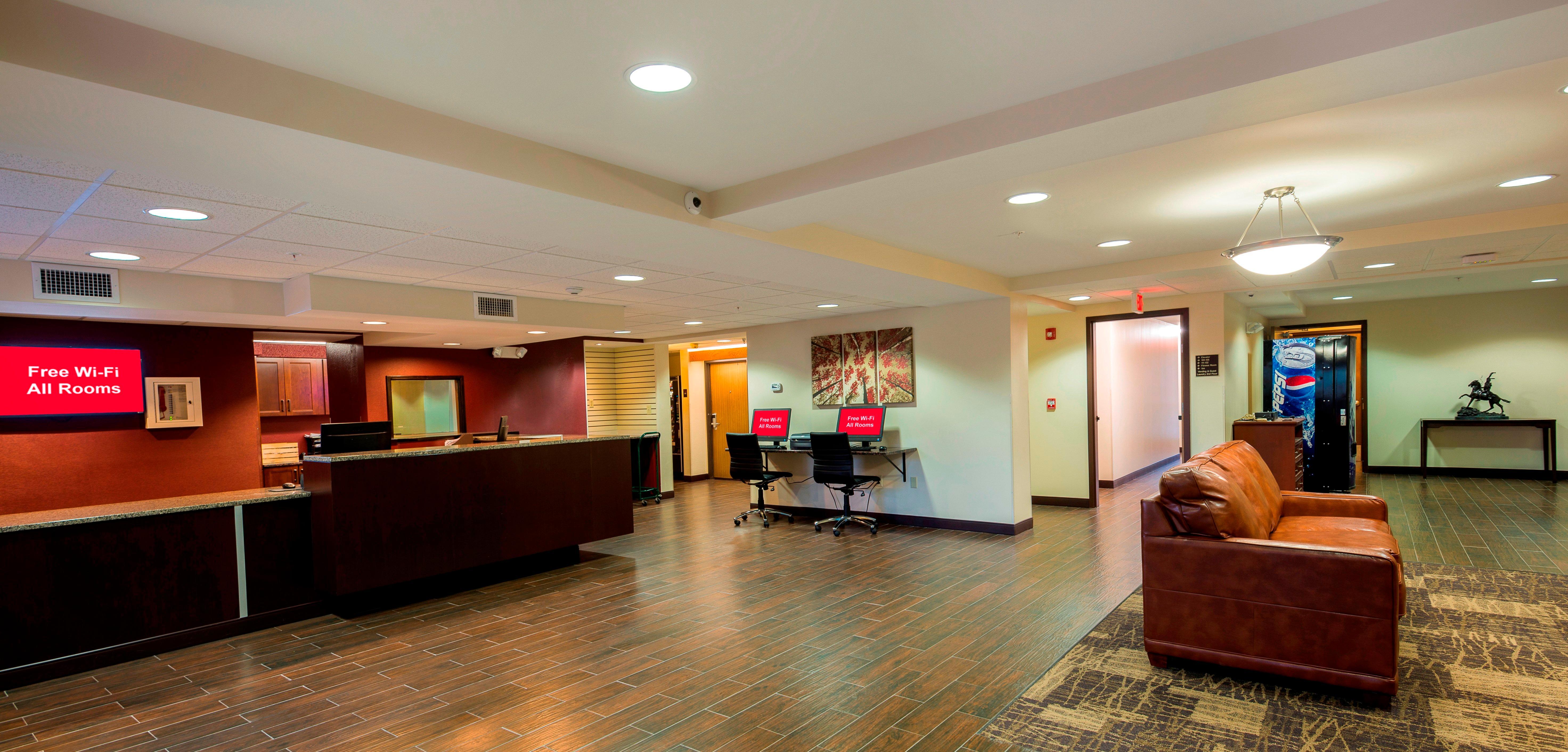 Red Roof Inn Plus+ & Suites Malone Kültér fotó