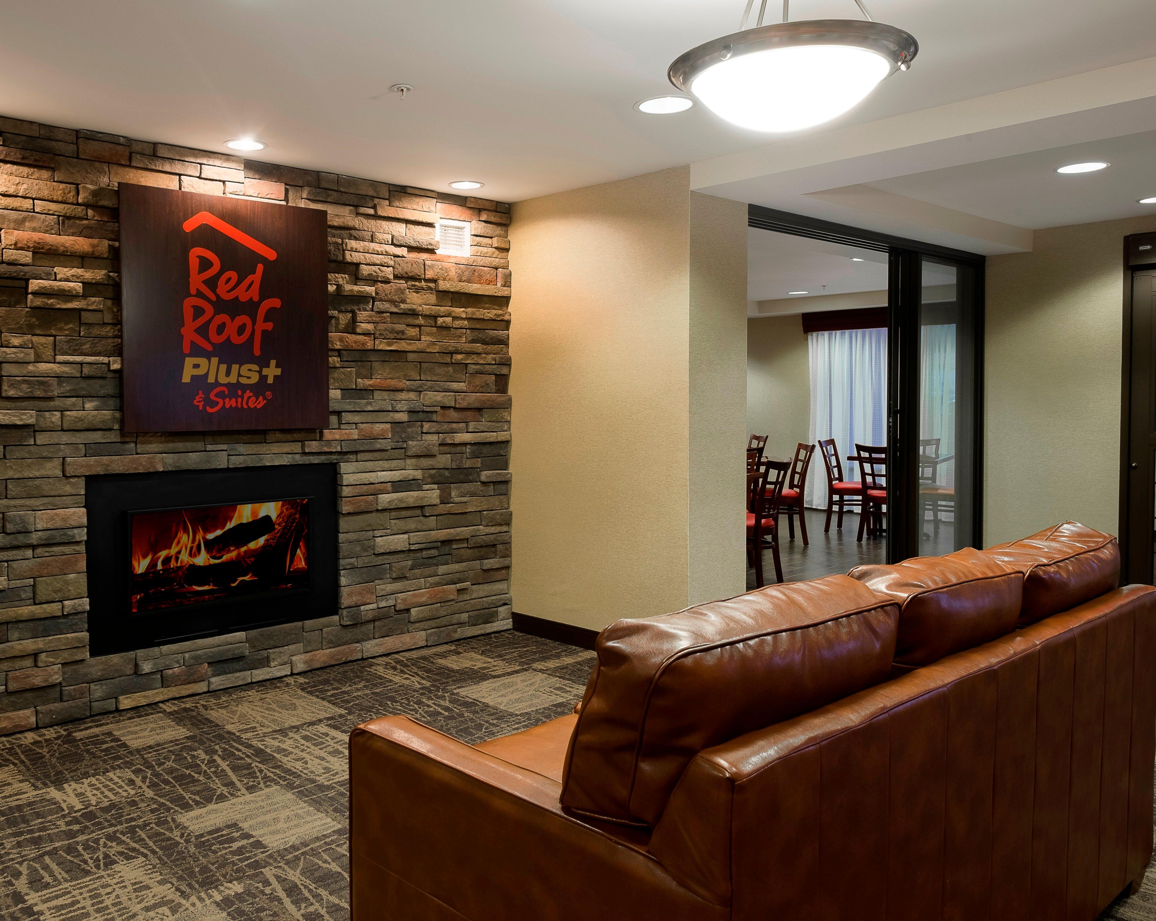 Red Roof Inn Plus+ & Suites Malone Kültér fotó