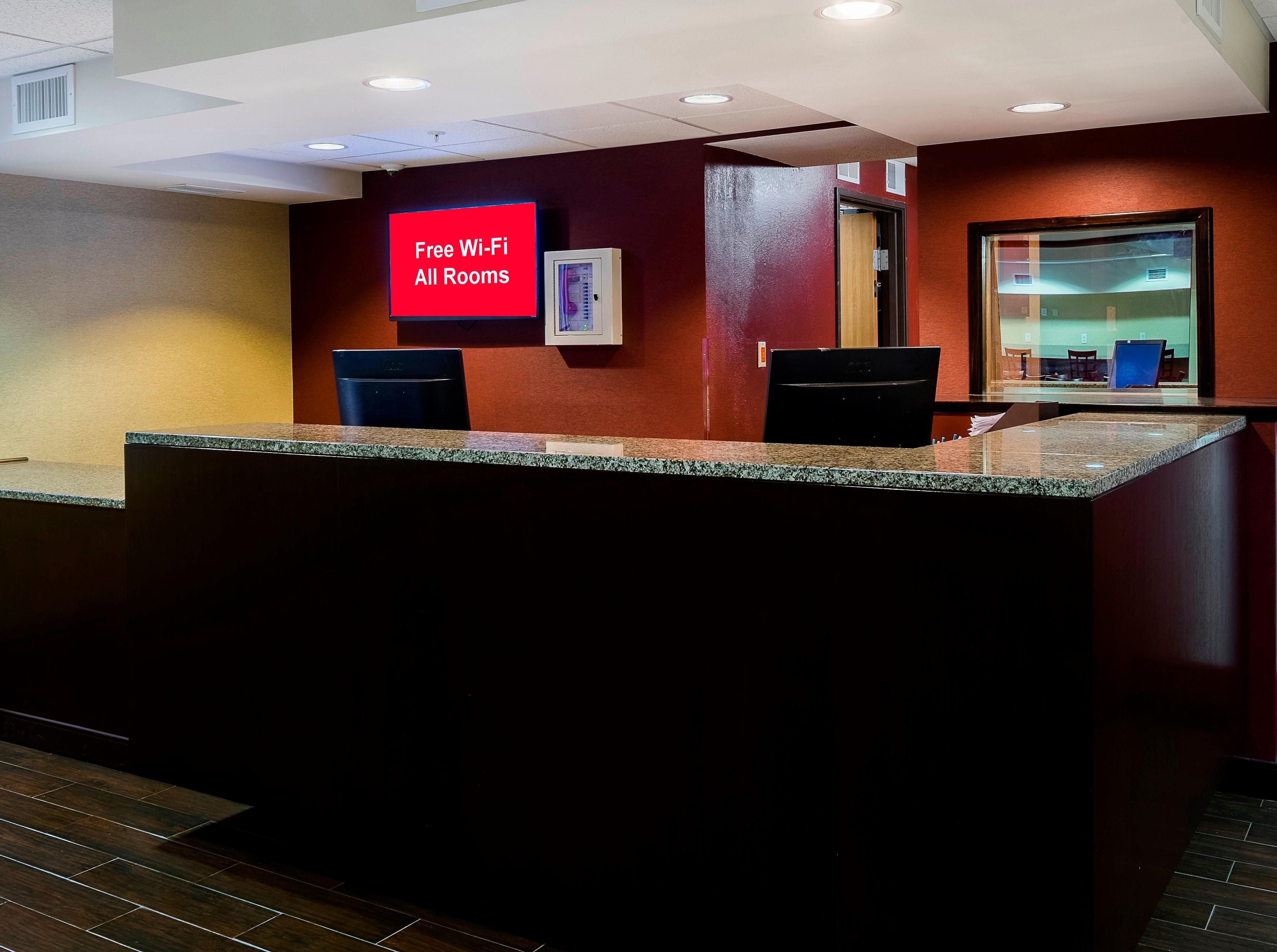 Red Roof Inn Plus+ & Suites Malone Kültér fotó