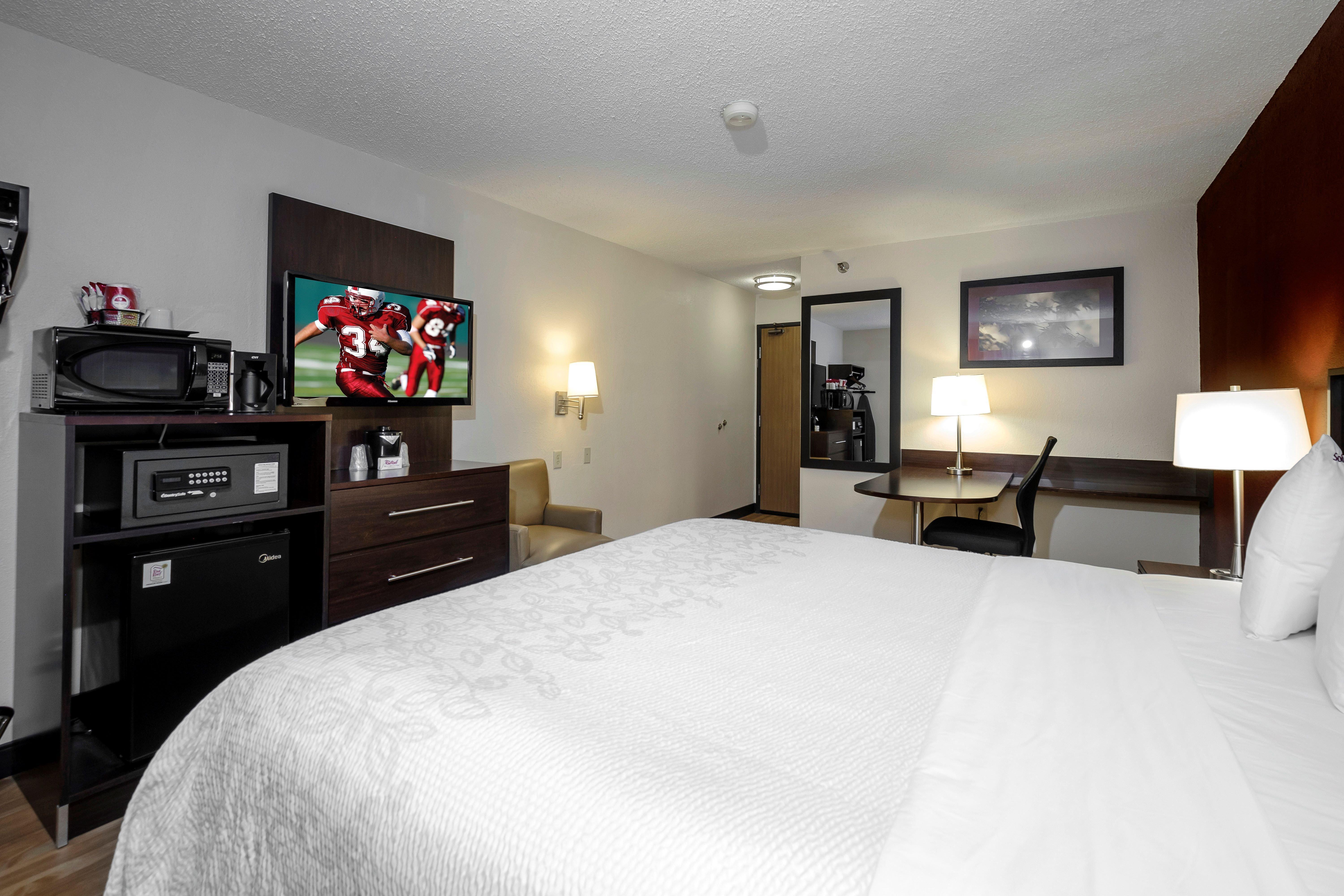Red Roof Inn Plus+ & Suites Malone Kültér fotó
