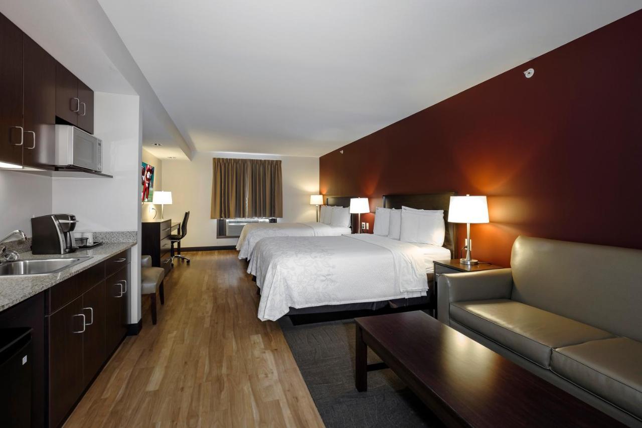Red Roof Inn Plus+ & Suites Malone Kültér fotó
